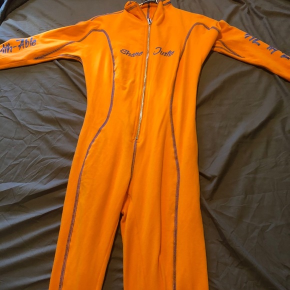 Large - Picture 3 of 3